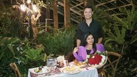 Karena salah satu unggahannya di Instagramnya, banyak orang yang mempertanyakan tentang agama dari Christian Sugiono. Meski ia tak memberikan konfirmasi, banyak netizen yang bertanya-tanya tentang hal ini. Foto: Instagram Christian Sugiono