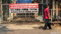 Tutupnya mal imbas peraturan PPKM Darurat membuat para penyedia jasa service memilih turun ke jalan. Tutupnya mal imbas peraturan PPKM Darurat membuat para penyedia jasa service memilih turun ke jalan.
