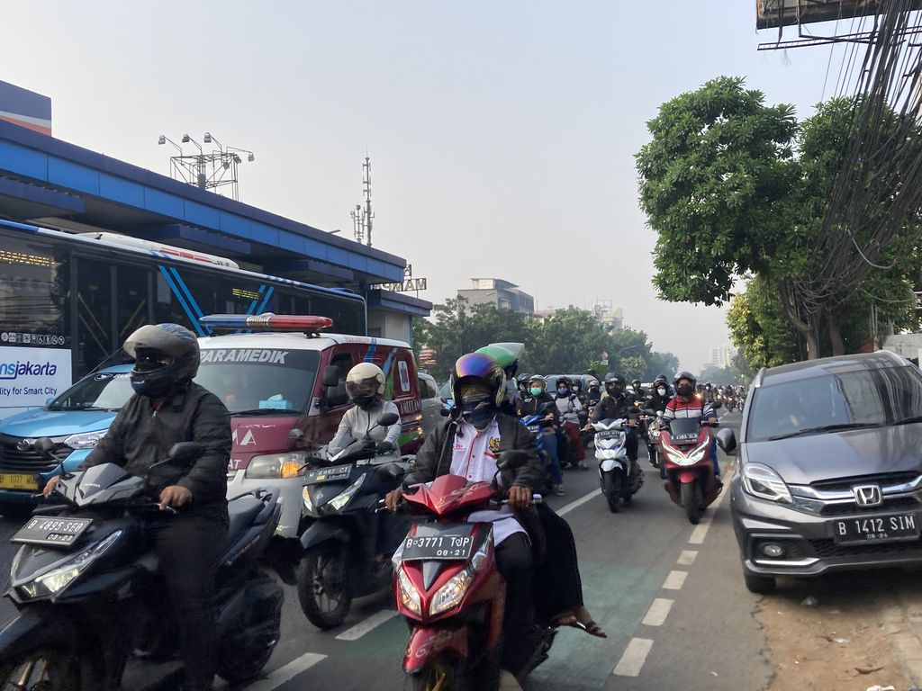 Suasana di pos penyekatan PPKM darurat Mampang Prapatan, Senin (19/7/2021)-Annisa/detikcom