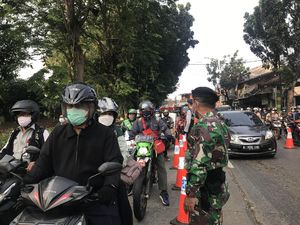 Penyekatan di Lenteng Agung, Pengendara Tak Diperiksa STRP