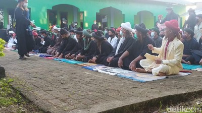 Potret Salat Idul Adha Jemaah An-Nadzir Gowa, Bermasker Tapi Tak Berjarak