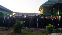 Penetapan jatuhnya Idul Adha hari ini, diputuskan sejak Sabtu (10/7) lalu, dimana Jemaah An-Nadzir yakin pada waktu itu telah masuk tanggal 10 Dzulhijjah. 