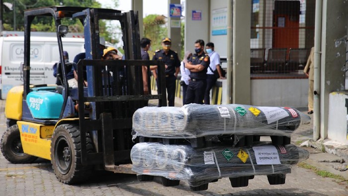 Tabung oksigen bantuan Singapura untuk Solo