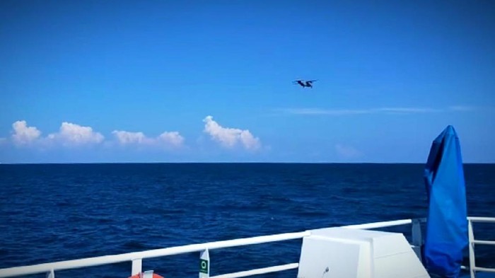 TNI AL mengerahkan dua pesawat patroli maritim-2 KRI dalam upaya SAR 18 kapal yang hilang di perairan Pontianak, Kalbar. (dok TNI AL)