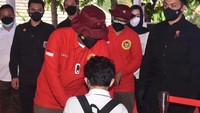 Adapun dosis vaksin yang di suntikan adalah Sinovac. Target per provinsi adalah 2.000 dosis vaksin. Sehingga total di 6 provinsi yaitu 12.000.