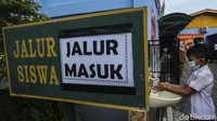 Vaksinasi kepada anak juga menjadi edukasi bahwasannya vaksin COVID-19 itu aman dan halal sehingga mereka dapat terhindar dari hoax, dan dapat merasakan langsung manfaat dari vaksin.
