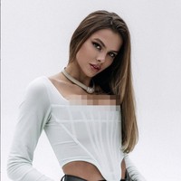 Orang yang paling terkenal di kontak saya adalah Lewis Hamilton. Terakhir kali dia mengirim pesan kepada saya 15 November, untuk memberi selamat kepada saya pada hari ulang tahun saya, kata Viki. Foto: Dok. Instagram @ viki_odintcova