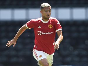 Fulham Tawar Gelandang MU Rp 156,1 M