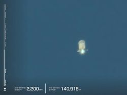 Momen Bersejarah Manusia Terkaya di Dunia Capai Luar Angkasa