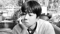 Ia memiliki akun Instagram bernama @chaejh_. Dalam akun tersebut, Jong Hyeop kerap membagikan aktivitas hariannya. Seperti momennya di sebuah kafe saat menikmati segelas Iced Americano. Foto: Instagram @chaejh_