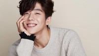 Chae Jong Hyeop, seorang aktor tampan asal Korea Selatan yang belakangan sedang menarik perhatian. Saat ini, ia berperan dalam 2 drama yang hits berjudul Nevertheless dan The Witchs Diner. Foto: Instagram @chaejh_