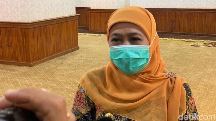 Hari ini merupakan hari terakhir PPKM Darurat di Jawa-Bali. Soal diperpanjang atau tidak, Gubernur Jawa Timur Khofifah Indar Parawansa mengajak semua pihak menunggu keputusan Presiden Joko Widodo.