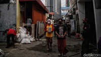 Semula, pemerintah menggunakan istilah PPKM Darurat sejak tanggal 3 sampai 20 Juli 2021 di Jawa dan Bali.  Pradita Utama/detikcom