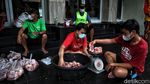 Mengintip Proses Pembagian Daging Kurban Saat PPKM Darurat