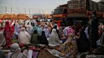 Khidmatnya Salat Idul Adha di Pesisir Utara Jakarta