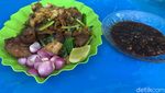 Krengsengan Kepala Kambing Pak Wi Legendaris dari Surabaya
