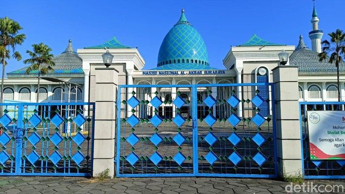 Masjid Al Akbar Surabaya tidak mengelar salat Idul Adha 1442 Hijriah untuk umum. Salat hanya diikuti 75 orang internal.