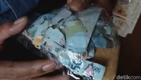 Kisah pilu dialami Yadi, warga Kabupaten Garut, Jawa Barat. Dia gagal membeli hewan kurban bertepatan Idul Adha gegara uang yang dikumpulkannya rusak digerogoti rayap.