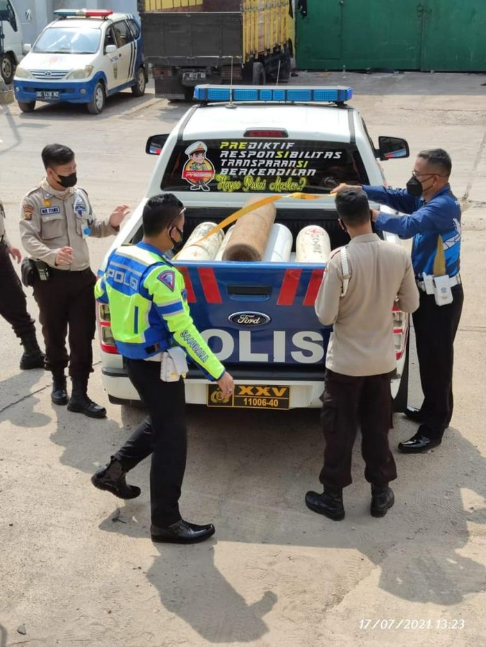 PT Pusri Palembang membantu pasokan oksigen untuk kebutuhan pasien COVID-19 di Lampung. Polisi siap memberi pengawalan pengiriman oksigen. (dok Istimewa)