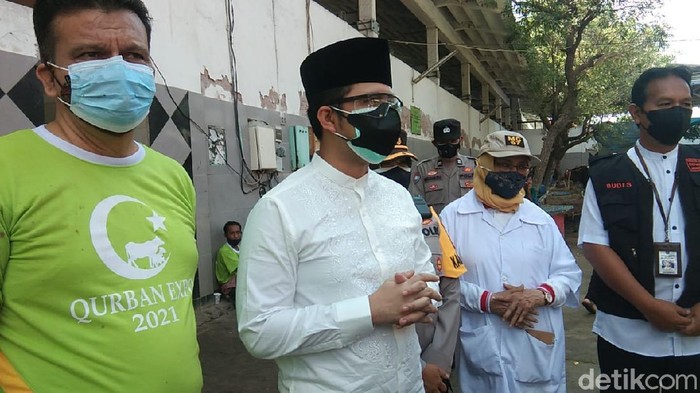 Rumah Potong Hewan (RPH) Pegirian, Surabaya memotong 240 hewan kurban dalam Idul Adha tahun ini. Naik 100 persen jika dibandingkan tahun lalu.
