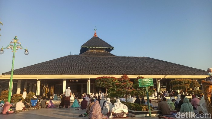 Salat Idul Adha di Masjid Agung Demak, Selasa (20/7/2021).