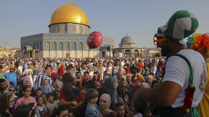 Semarak Hari Raya Idul Adha di Palestina Selain Idul Fitri, momen Hari Raya Idul Adha juga turut dinanti umat Muslim seluruh dunia, termasuk warga di Palestina. Berikut potret semarak Idul Adha di sana