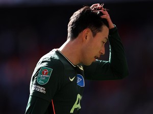 Son Heung-min Kenapa nih? Balik ke Tottenham kok Wajahnya Muram