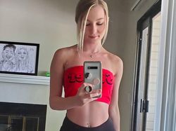 Lisa, Gamer Tenar yang Cinta Mati Pada Suami Korea