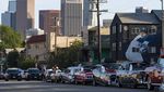 Aksi Mobil Low Rider Mengaspal di Jalanan Los Angeles