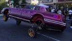 Aksi Mobil Low Rider Mengaspal di Jalanan Los Angeles