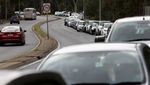 Antrean Tes COVID-19 Drive Thru di Adelaide Mengular