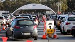 Antrean Tes COVID-19 Drive Thru di Adelaide Mengular