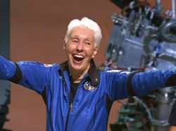 Saat Orang Terkaya-Warga Biasa Terbang ke Luar Angkasa di 2021