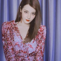 Dilraba Dilmurat adalah aktris China yang memiliki darah Uyghur. Ia dikenal dengan nama panggung Dilireba dan perannya dalam drama Cina Diamond Lover. Dilireba diperhitungkan sebagai brand ambassador terlaris di China. Foto: dok. Instagram dilrabaxx63