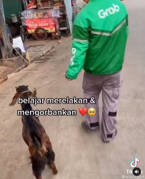 Driver Ojol Ini Bisa Berkurban Pertama Kali Berkat Seleb TikTok