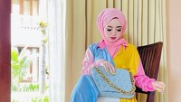 Setelah membuat kerumunan, Herlin Kenza mengakui kesalahannya. Foto: dok. Instagram/@herlinkenza