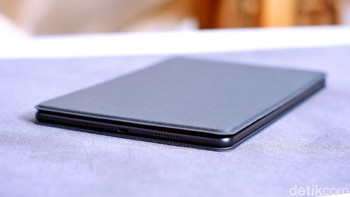 Baterai Huawei MatePad 11 berkapasitas besar, yakni 7.250 mAh.Foto: Adi Fida Rahman/detikINET