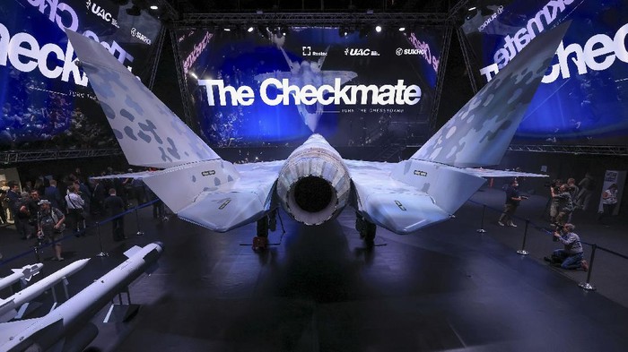 Jet Tempur Siluman Generasi Kelima Sukhoi Checkmate, the new Sukhoi fifth-generation stealth fighter jet, is seen during an opening ceremony of the MAKS 2021 air show in Zhukovsky, outside Moscow, Russia, July 20, 2021. REUTERS/Tatyana Makeyeva