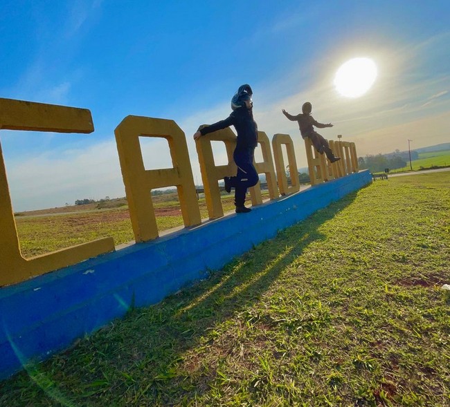 Hidup ini singkat. Ayo menggila. Aku, kamu tuhan dan jalan. Impianmu juga milikku @danielcayuela, keterangan foto di Instagramnya. Dan inilah foto terakhirnya sebelum ia tewas.Foto: Instagram