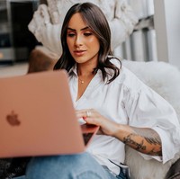 Sayangnya nyawanya tidak bisa tertolong. Julia meninggal dunia pada hari Jumat dini hari. Foto: Instagram