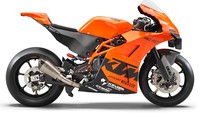 Soal jantung pacu, KTM RC 8C menggunakan mesin kompak 2 silinder, LC8c, DOHC, 8 katup, berkapasitas 889cc seperti yang digunakan oleh Duke R 890. Mesin itu bisa menghasilkan tenaga maksimal sekitar 128 dk dan torsi 101 Nm. Foto: KTM