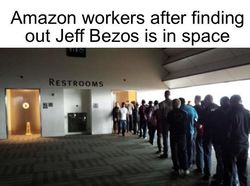 Roket Jeff Bezos Ditertawakan Mirip Kemaluan