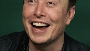 Elon Musk terkaya di Bumi, Jeff Bezos terkaya di antariksa. Foto: dok Internet