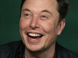 Roket Jeff Bezos Ditertawakan Mirip Kemaluan