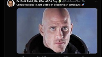 Ini Bezos berperan sebagai astronaut. Foto: dok Internet