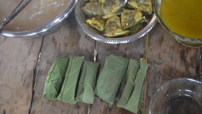 Foto Kuliner Unik dari Papua: Papeda Bungkus