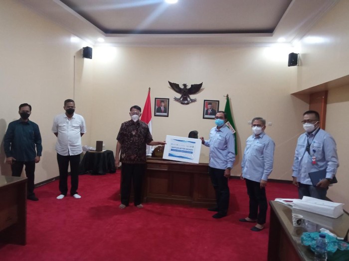 Pemerintah Provinsi (Pemprov) Banten mendapatkan bantuan suplai oksigen medis dari PT Chandra Asri Petrochemical Tbk.
