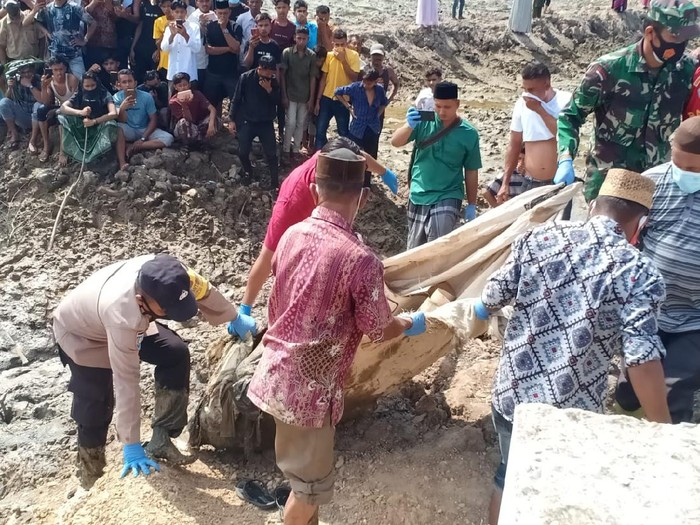 Penemuan mayat dalam karung di Aceh Timur (dok. Polisi)