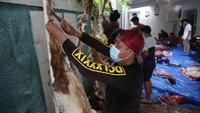 KNPI hadir untuk membantu masyarakat bergandengan tangan bersama mari Kita lawan pademik corona.
