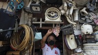 Kementerian Sosial bersama PT Pos Indonesia mulai menyalurkan BST kepada 10 juta penerima secara bertahap.